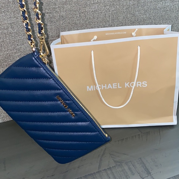 Michael Kors Wristlet - Picture 4 of 7